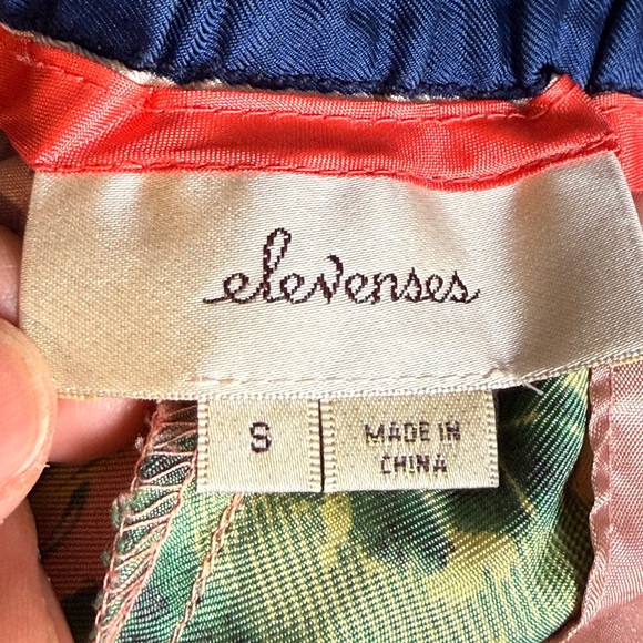 Anthropologie Elevenses Pants 100% Silk Floral Gardener Cropped, size Small - Picture 12 of 15